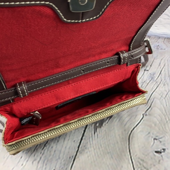 LIZ CLAIBORNE Brown/Tan Vinyl Crossbody/Clutch Bag - Picture 11 of 17